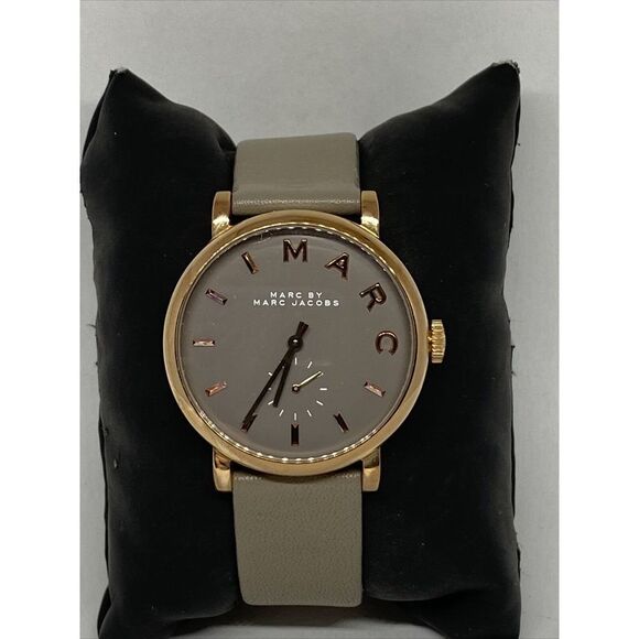 Marc Jacobs Baker MBM1266 Women Gray Leather Analog Gray Dial Quartz Watch JK895 - Picture 3 of 12